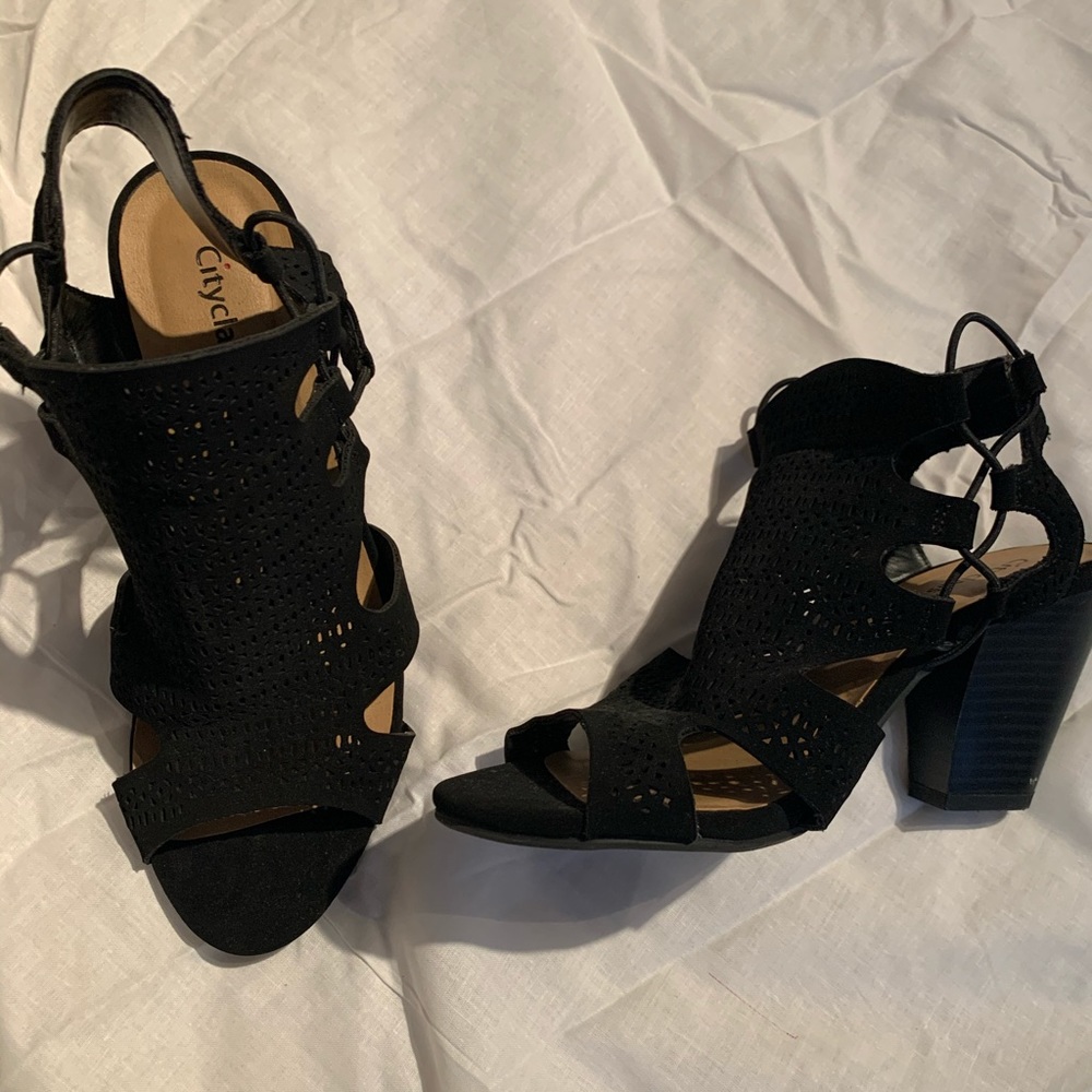 City Classified Open Toed Perforated Lace-up